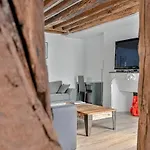Grand 2 Pieces Typique Du Marais - Flat-Guest