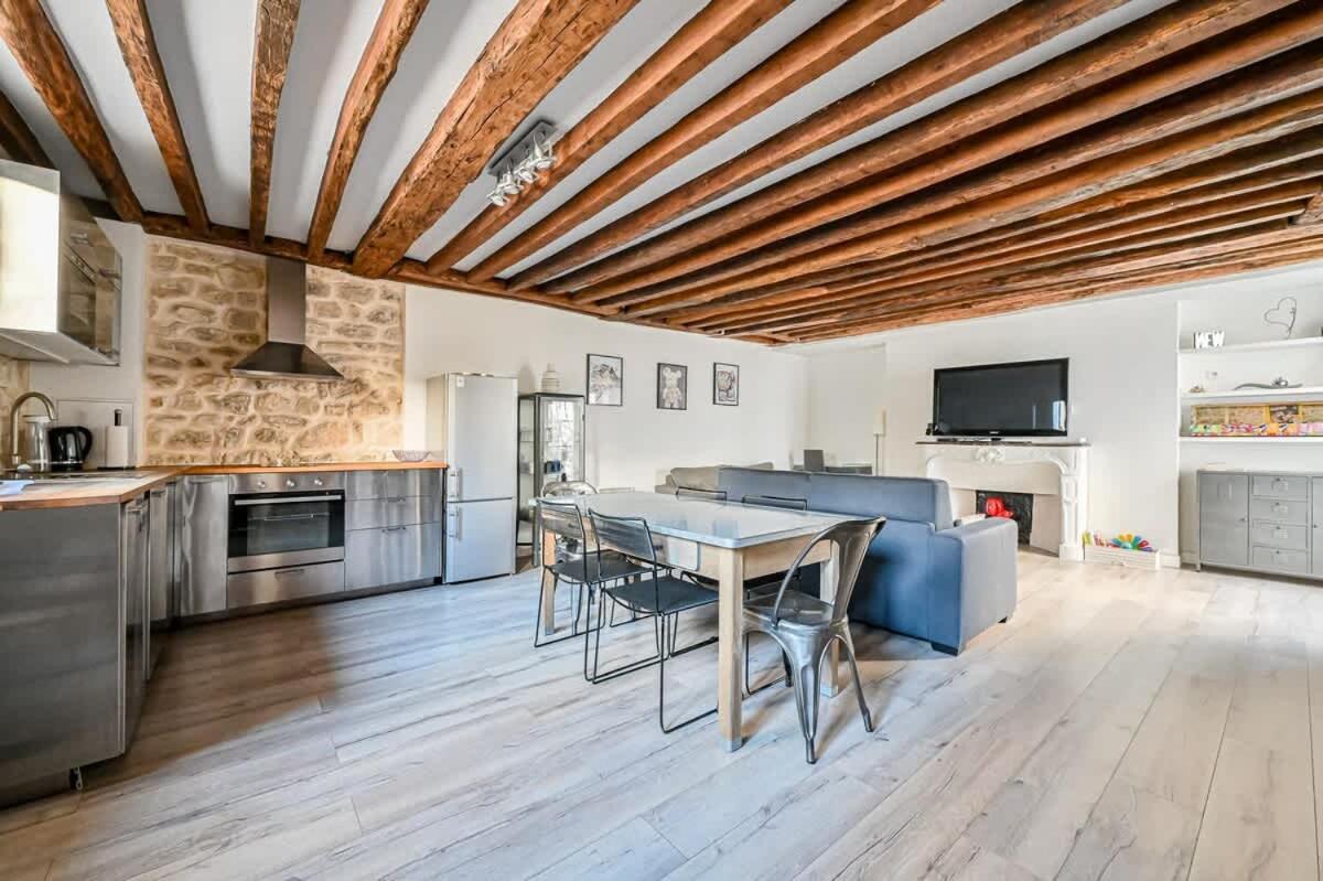 Appartement Grand 2 Pieces Typique Du Marais - Flat-guest
